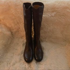 Like new ladies Frye boots